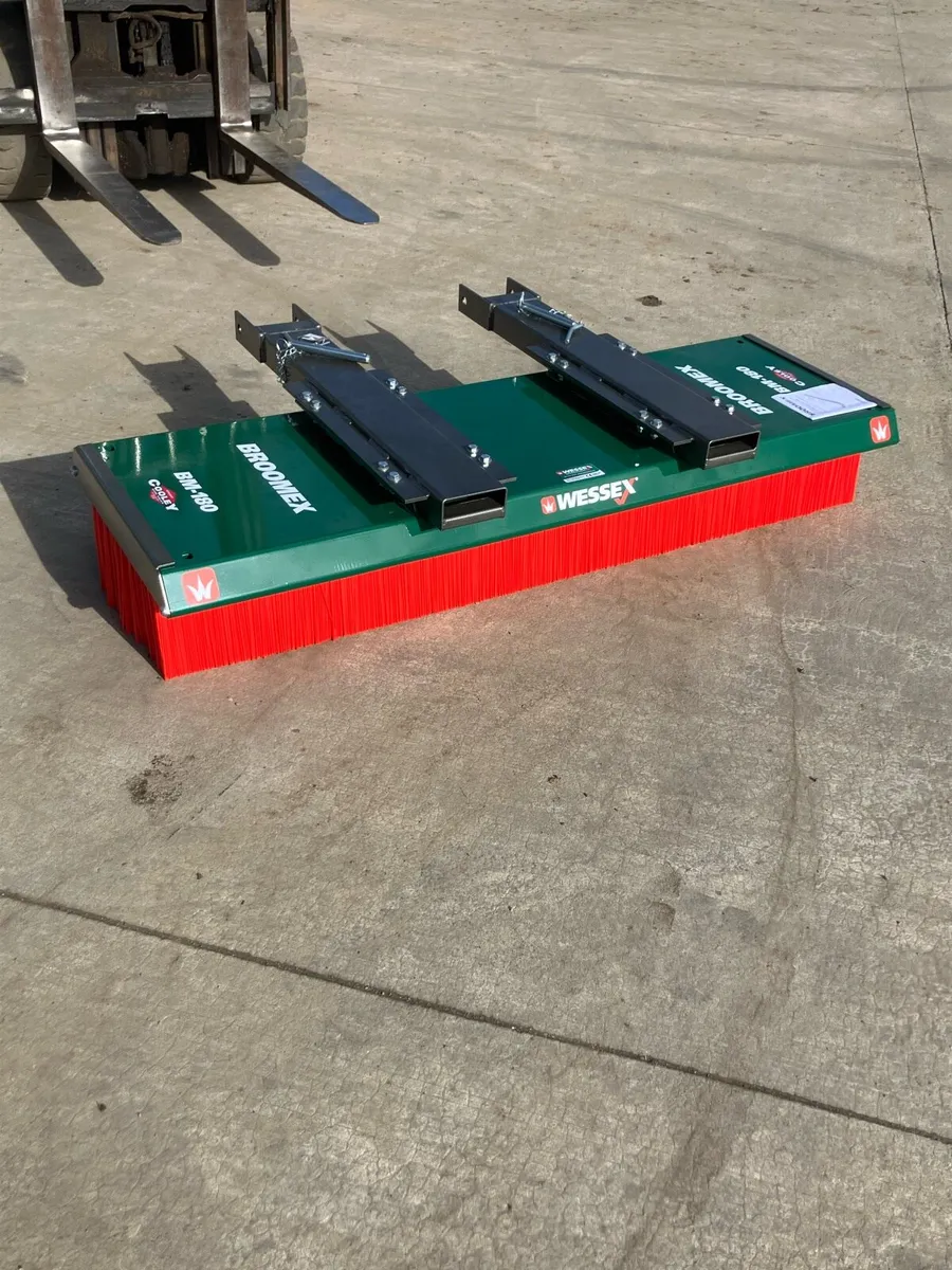 Forklift brush - Image 2