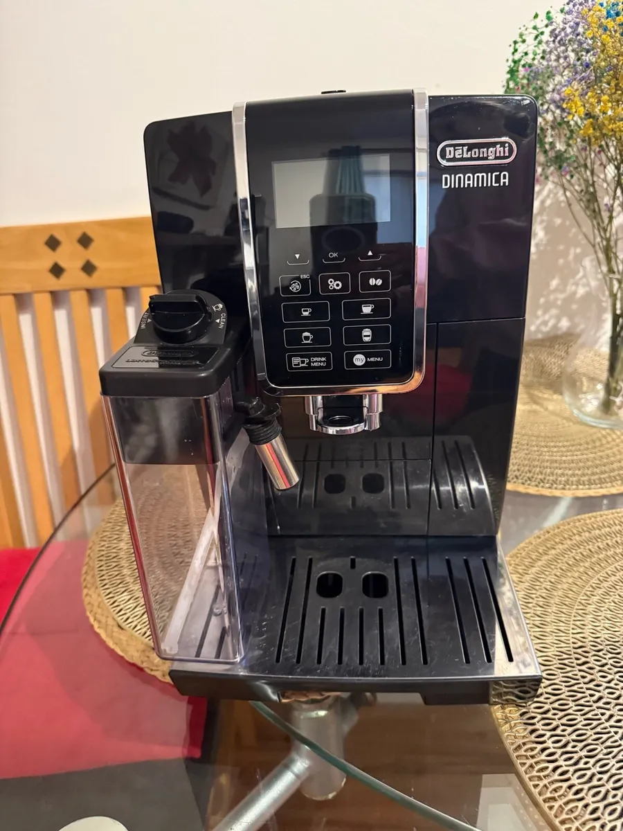 Delonghi Dinamica Coffee machine - Image 1