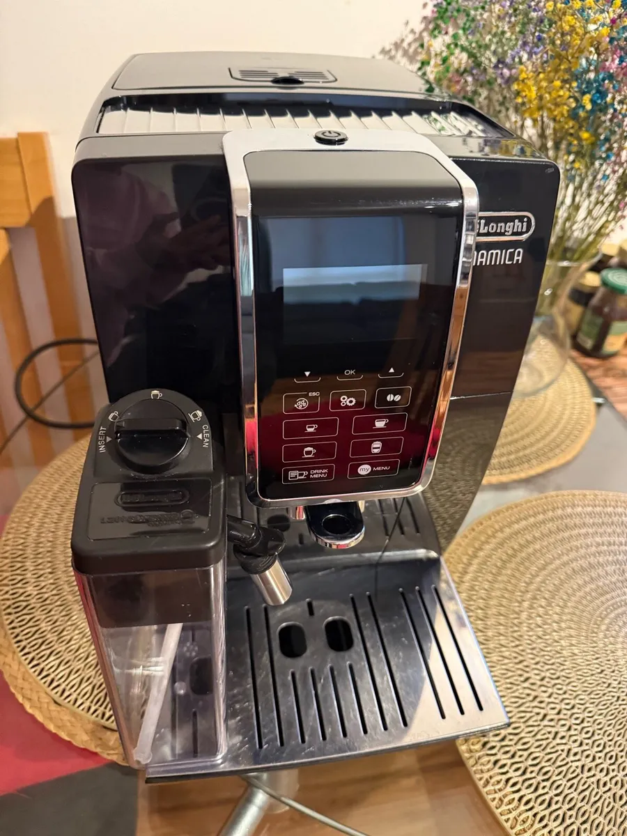 Delonghi Dinamica Coffee machine - Image 3