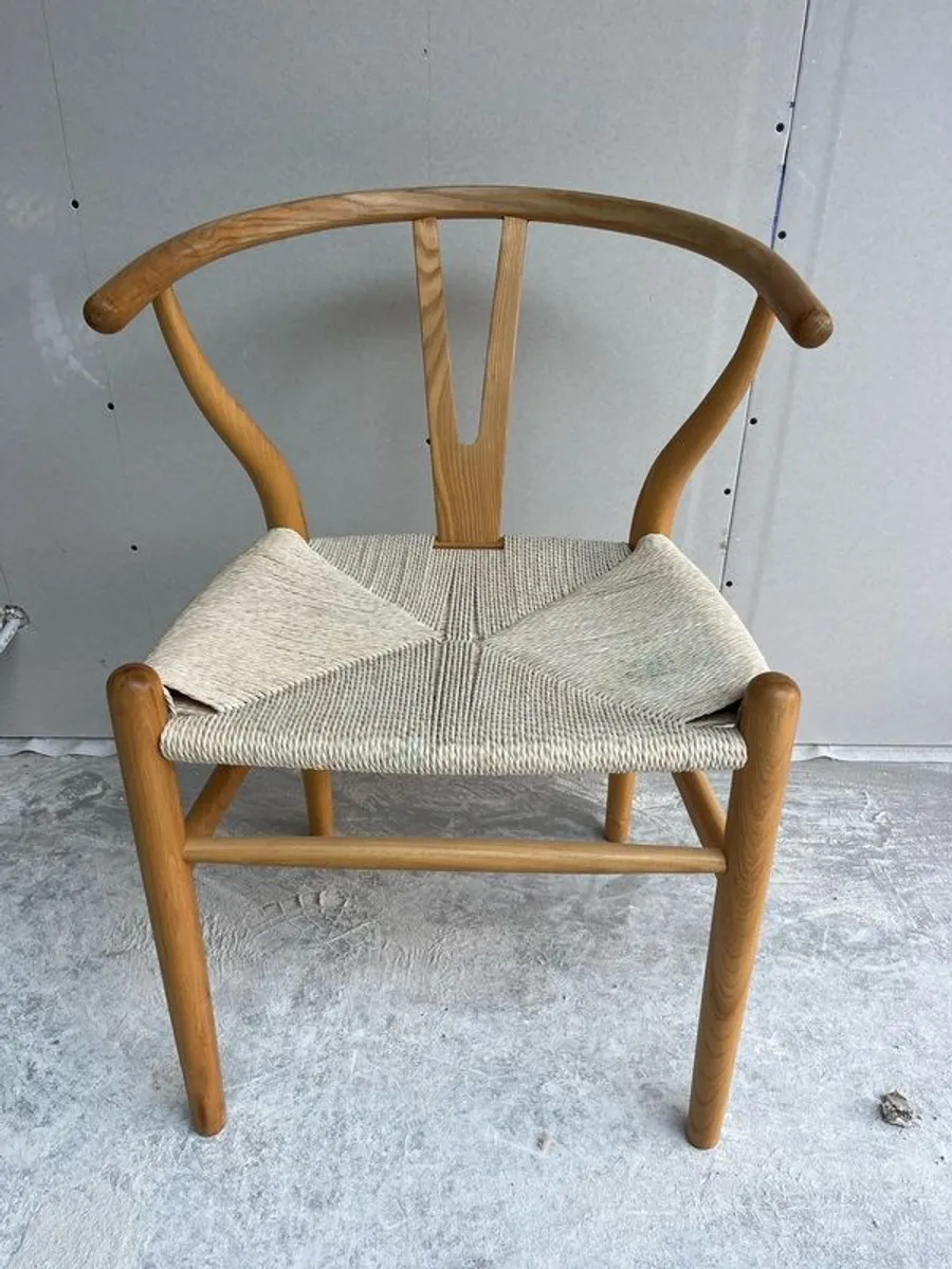 Table and Chairs - Image 1