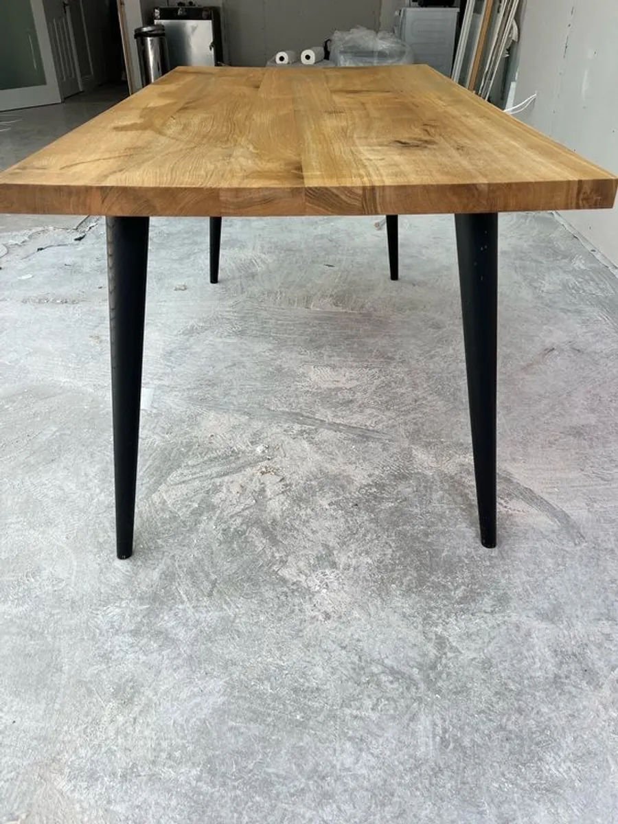 Table and Chairs - Image 4