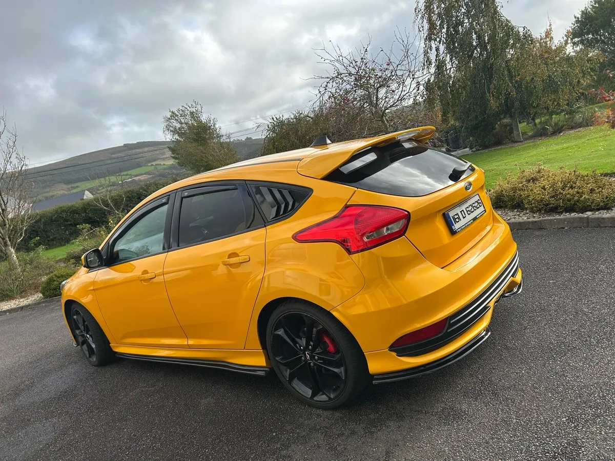 Ford Focus ST-2 - Image 4