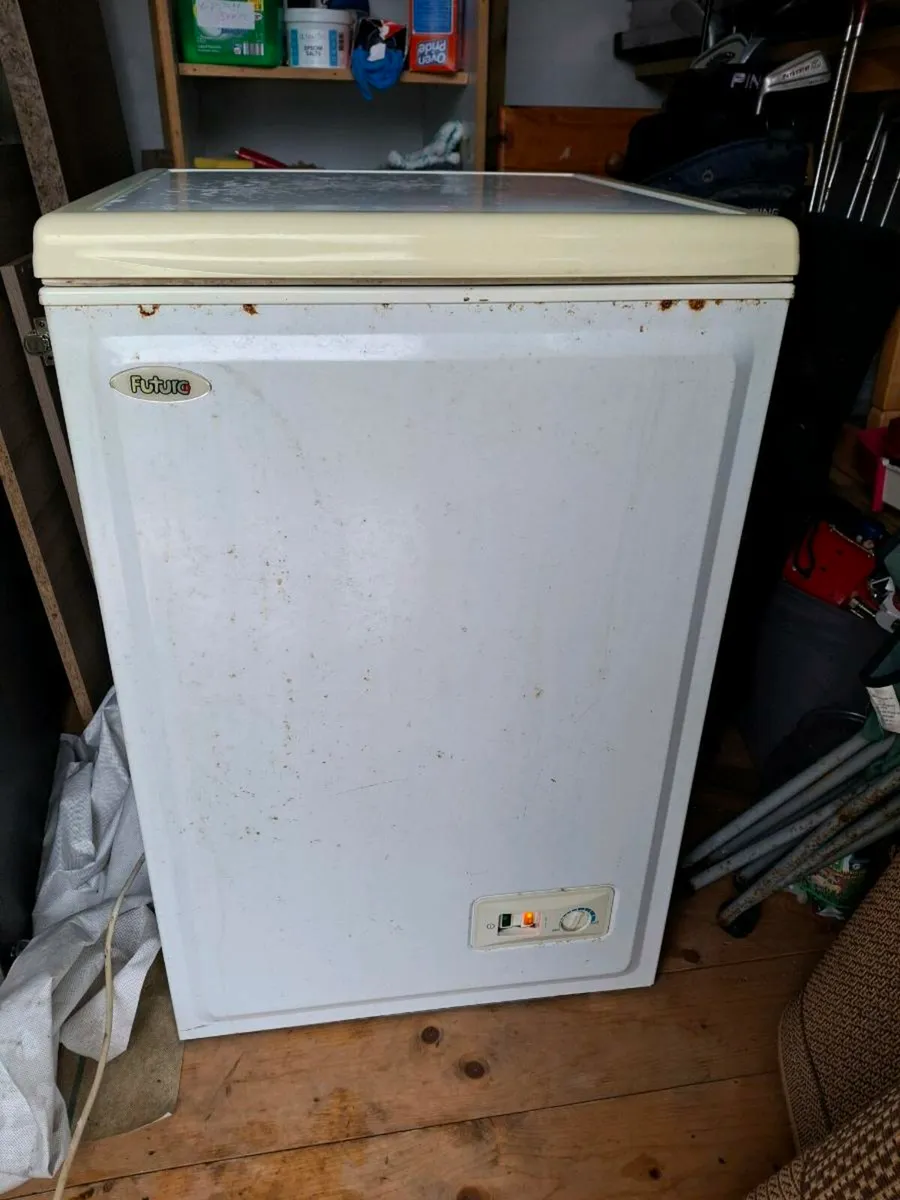 Chest freezer small21inch by 33 high - Image 1