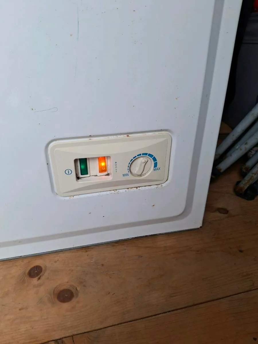 Chest freezer small21inch by 33 high - Image 3