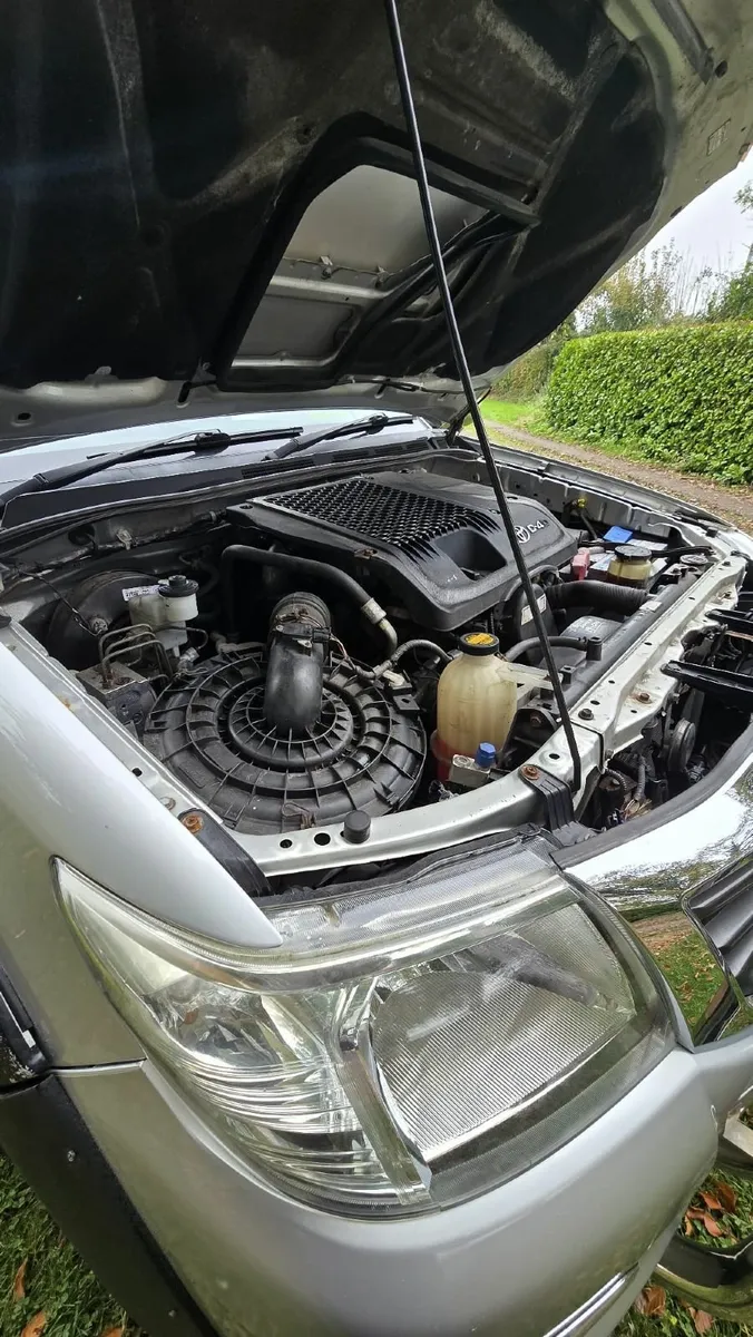 Toyota Hilux Double Cab 2.5L TDi - Image 3