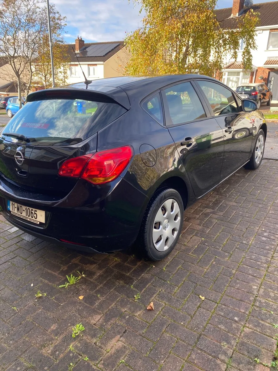 2011 Opel Astra - Image 3