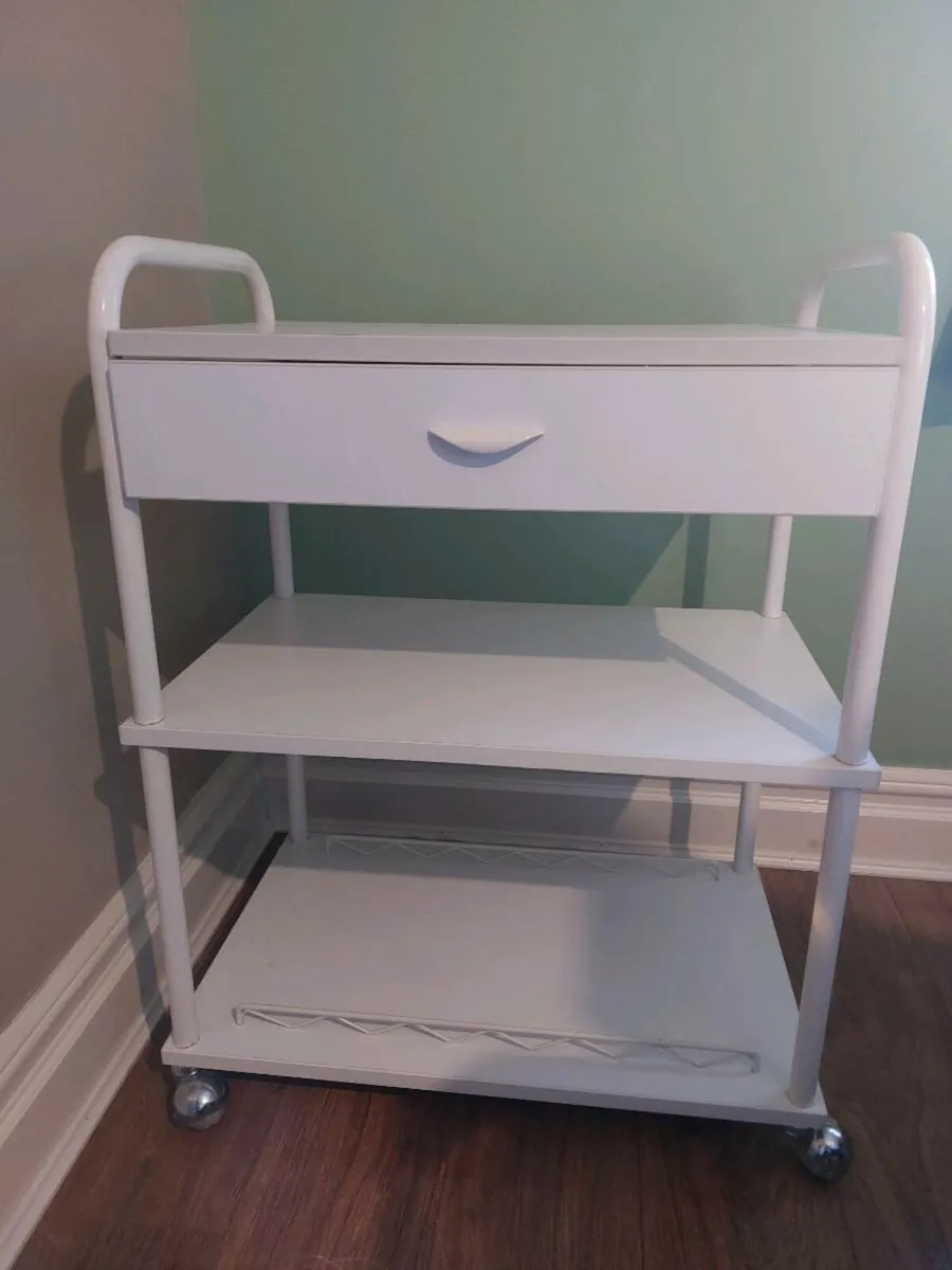 Salon trolley - Image 1