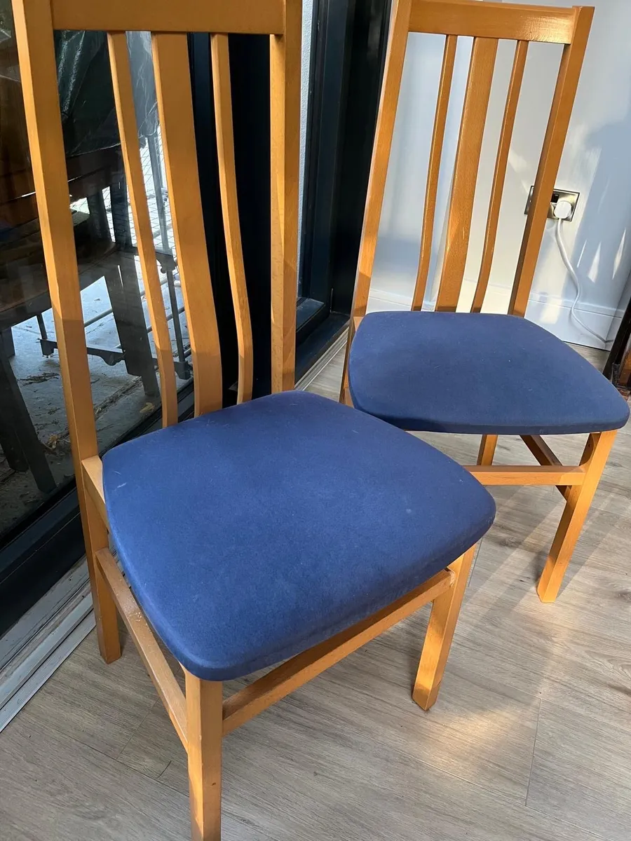 Kitchen Table and chairs - Image 3