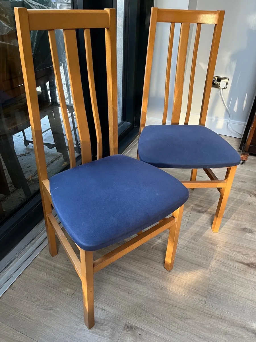 Kitchen Table and chairs - Image 4