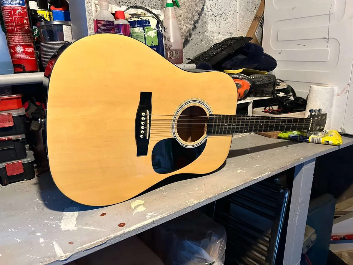 Squier model 093-0300-021 acoustic guitar - Image 1