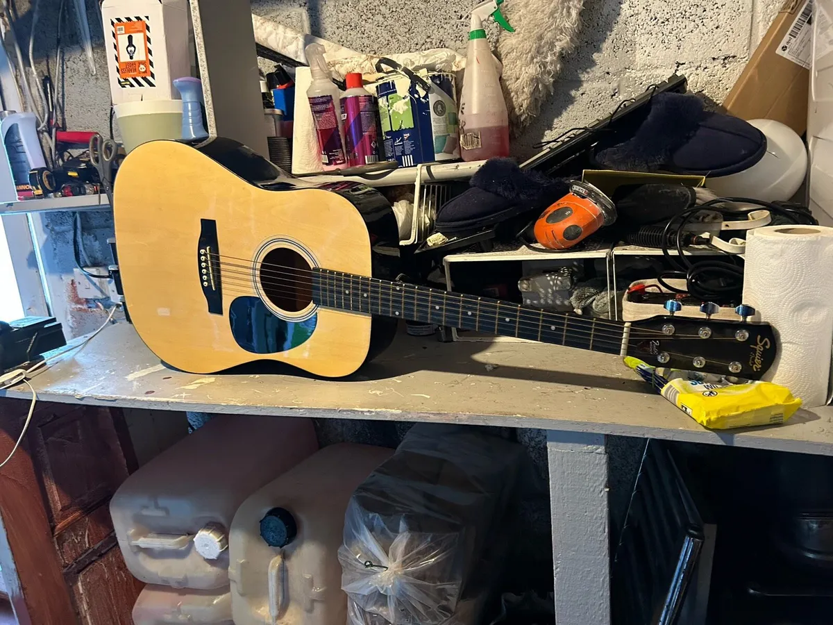 Squier model 093-0300-021 acoustic guitar - Image 3