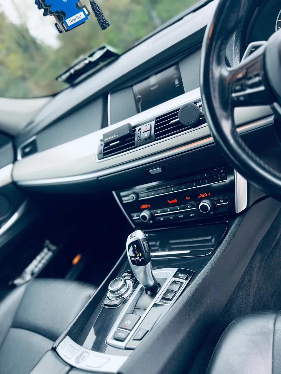 BMW 5-Series GT 2014 - Image 4