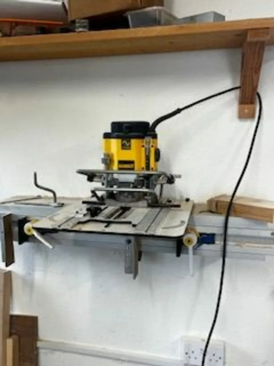 DeWalt Router 625E - Image 1