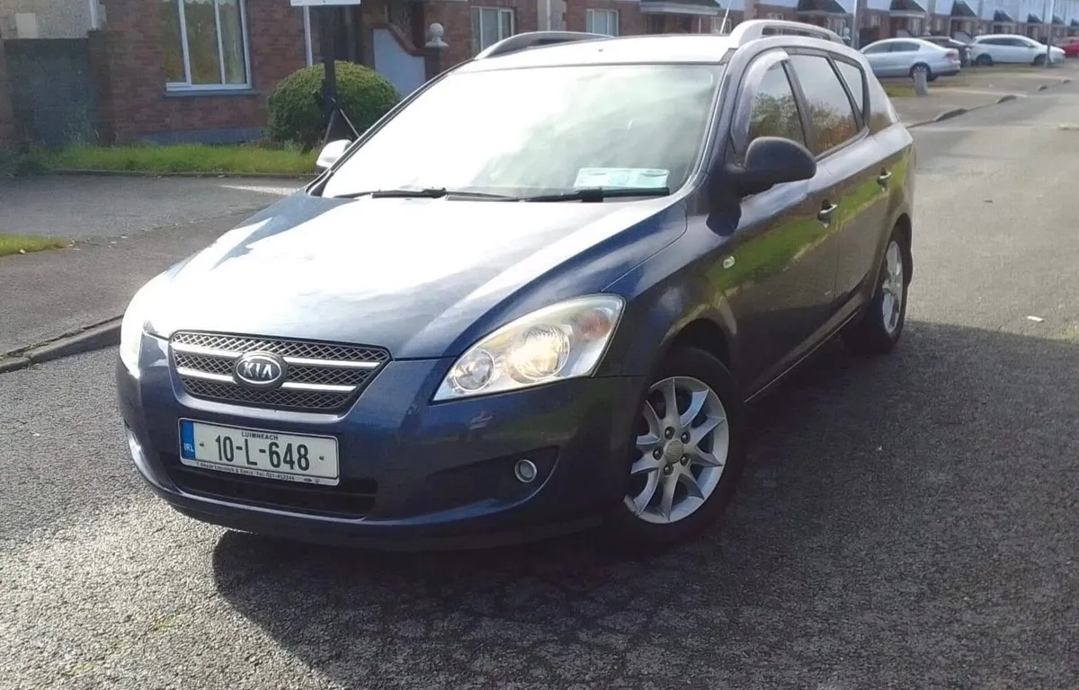 10 Kia Ceed 1.6 Diesel. Tax 02.26. €1950 Ono. - Image 2