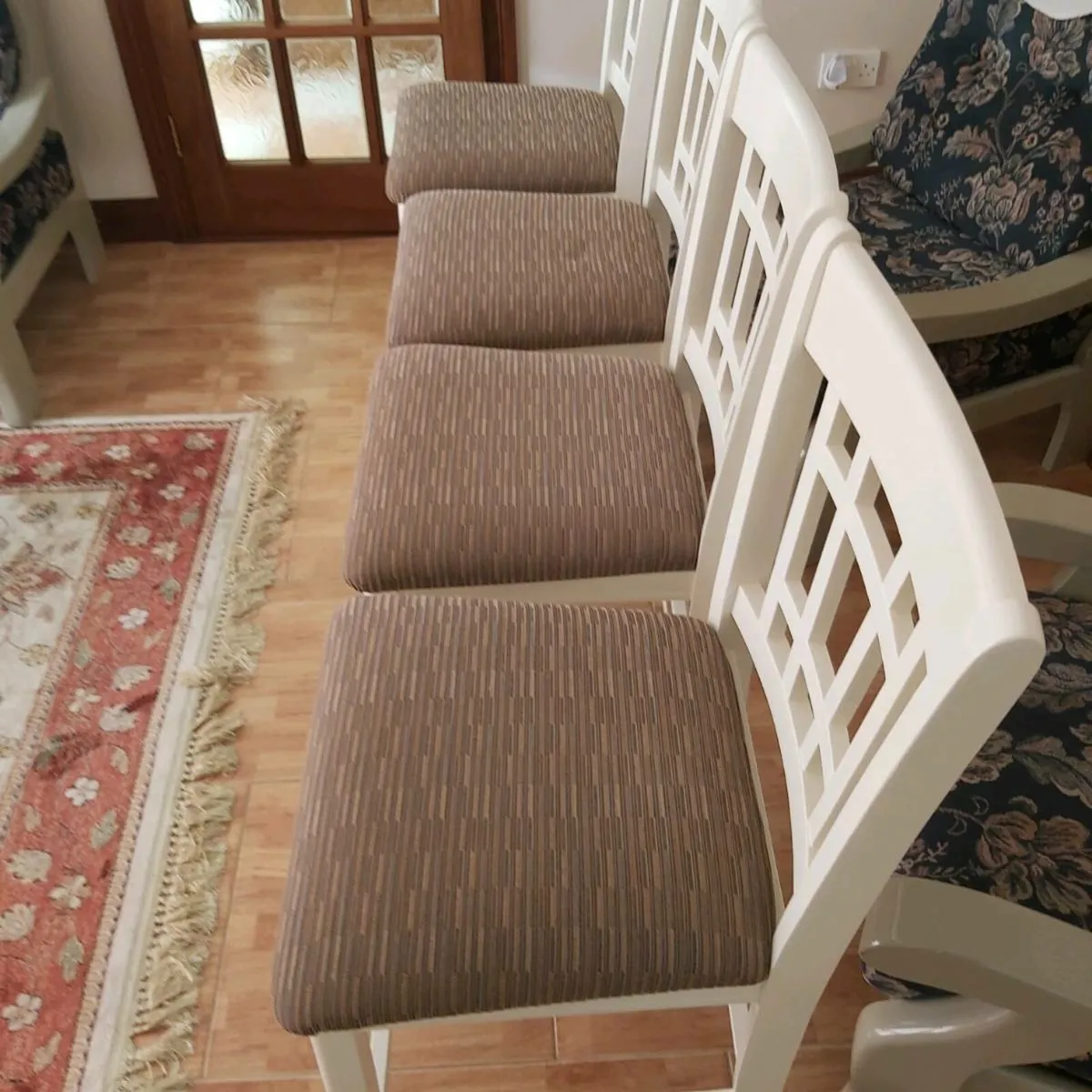 Kitchen counter chairs - Image 3