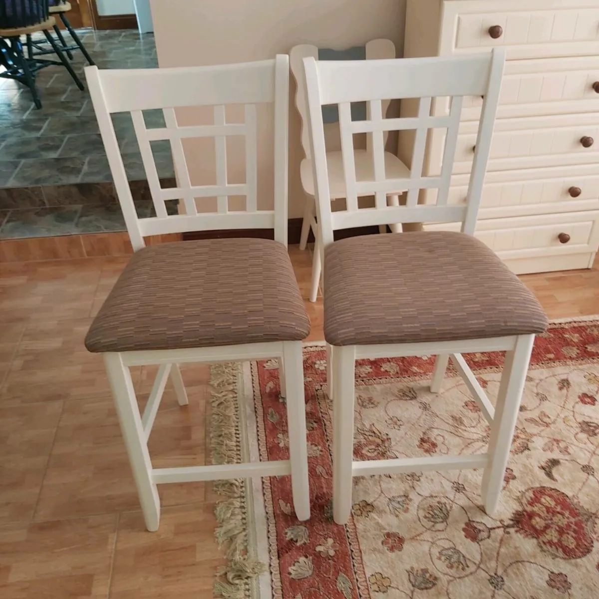 Kitchen counter chairs - Image 4