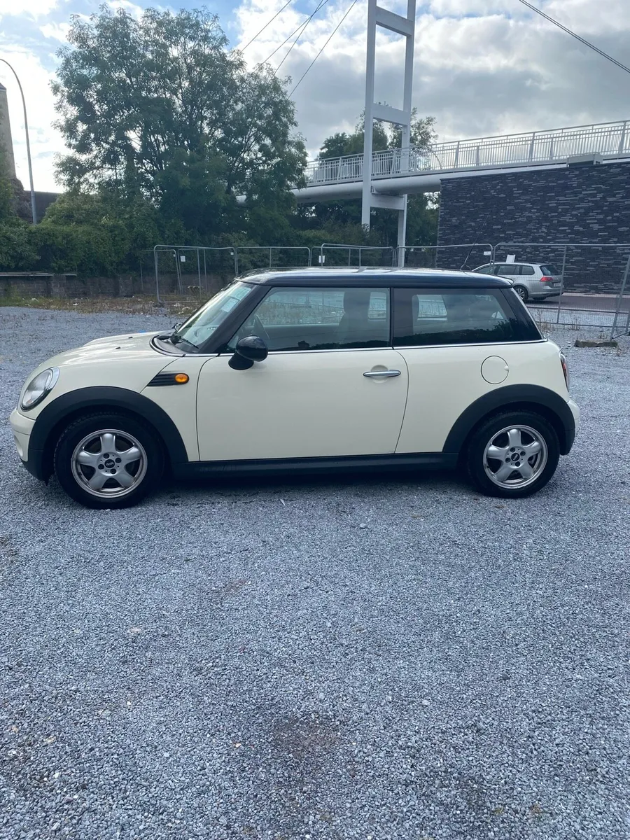 Mini Cooper - Image 2