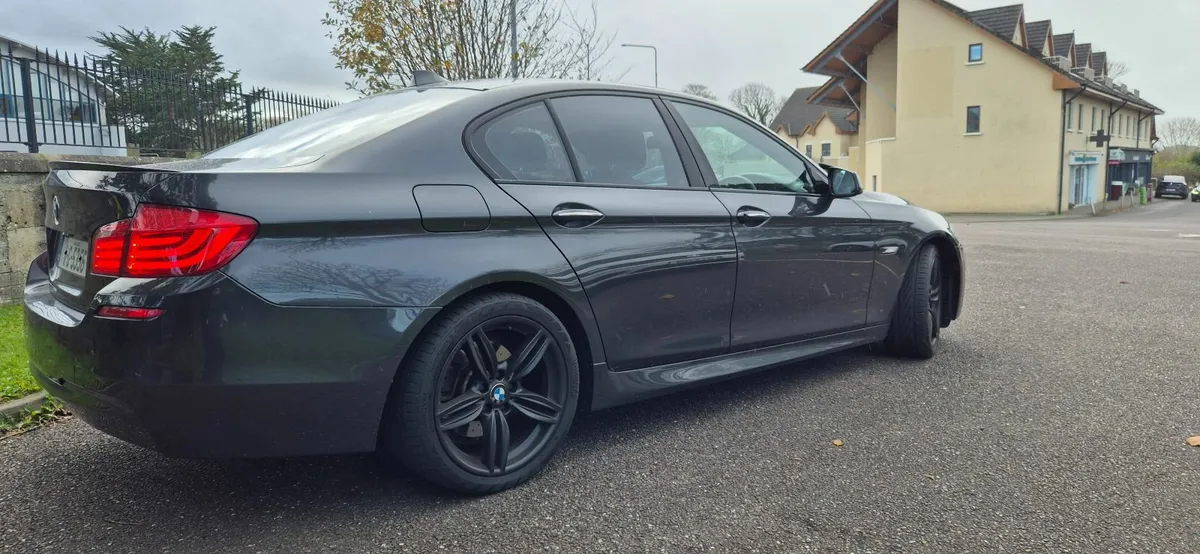 BMW 5 M SPORT - Image 2