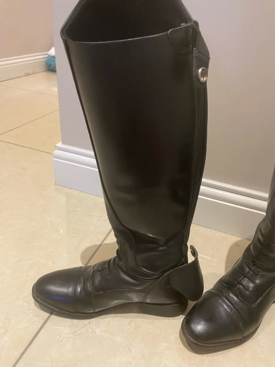 Horse riding boots - Image 1