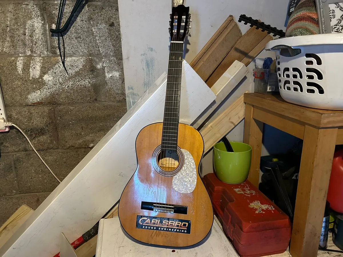 Sakura CG530 acoustic guitar - Image 2