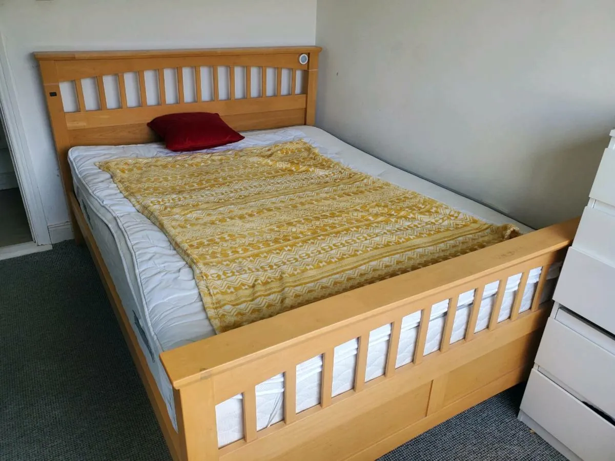 Bed and mattress - Image 1