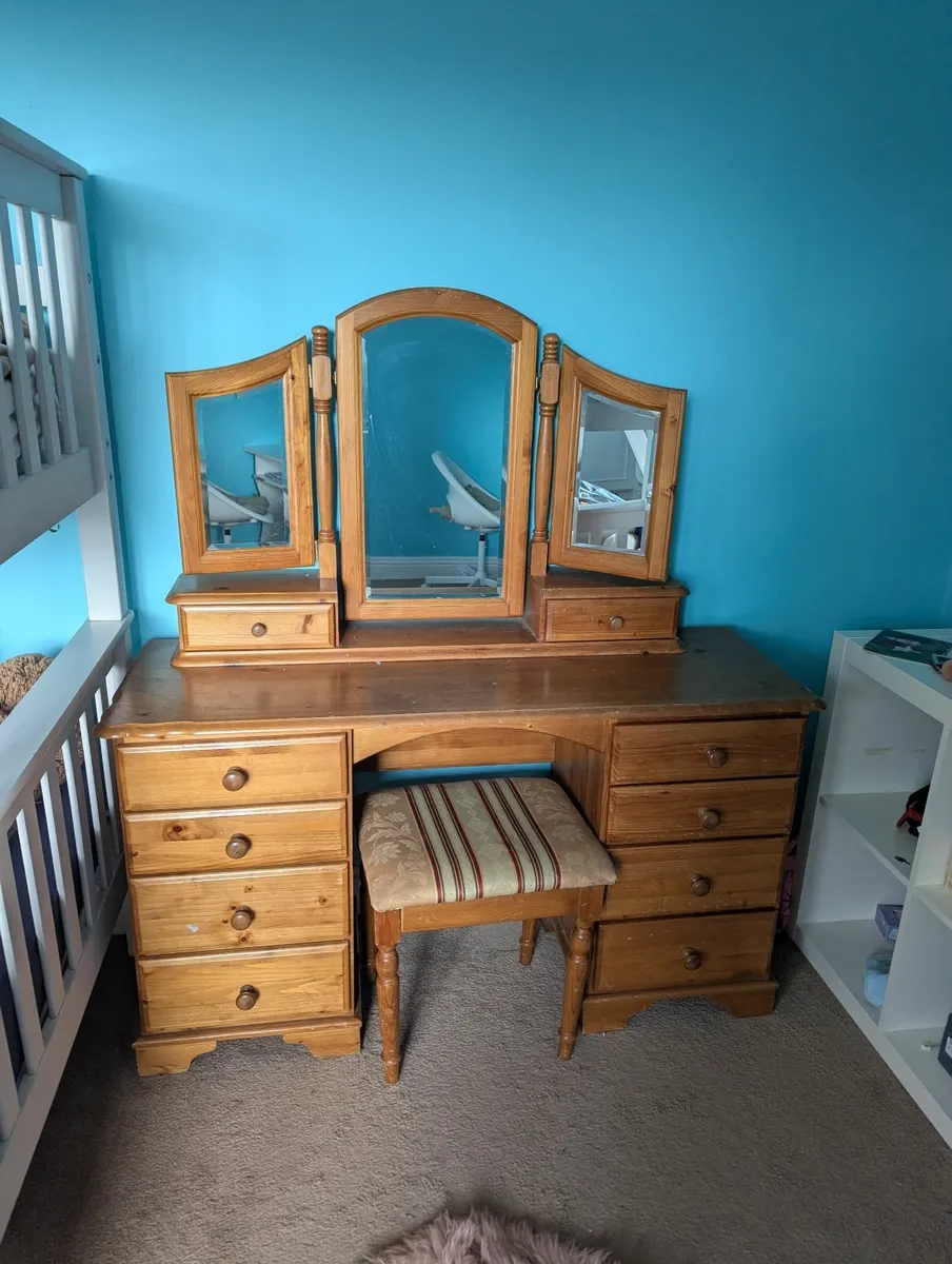 Solid pine dressing table - Image 3
