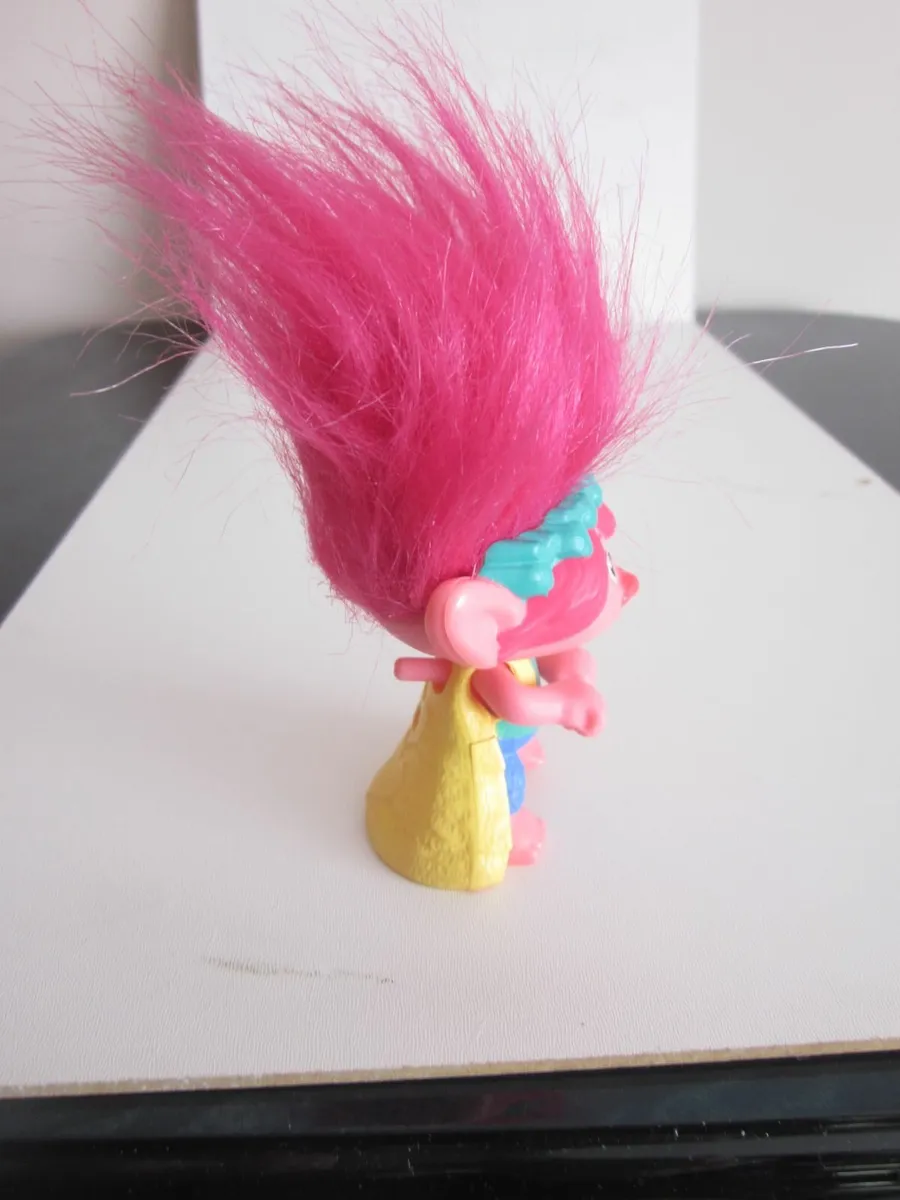 Mc Donald's Happy MealToys Trolls Poppy  2020 - Image 4