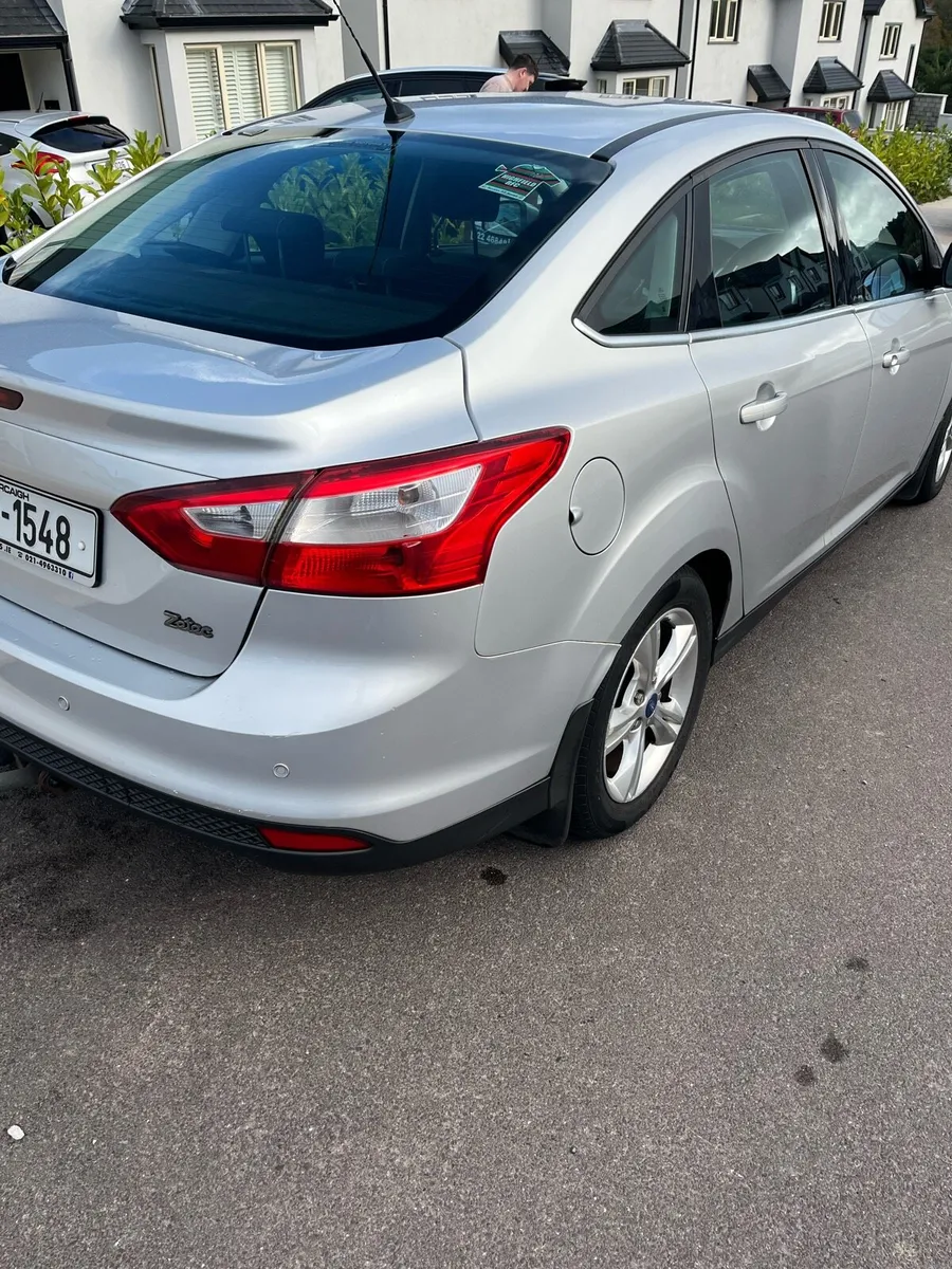 2012 Ford Focus Zetec Saloon - Image 3