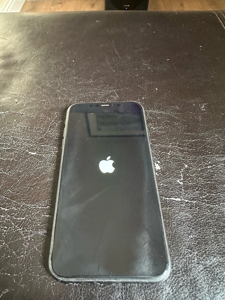 iPhone 11 with mag safe case - Image 3