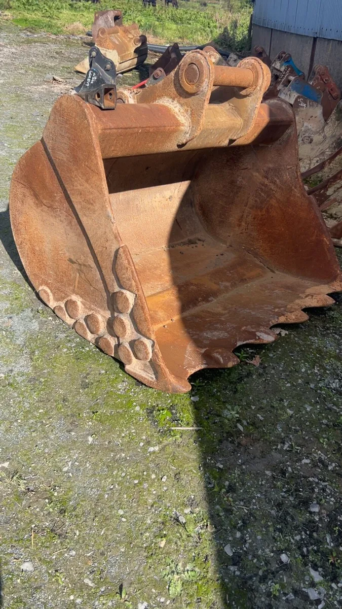 Strickland Rock bucket 80mm pins - Image 1