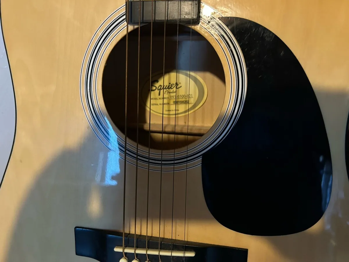 Squier model 093-0300-021 acoustic guitar - Image 4
