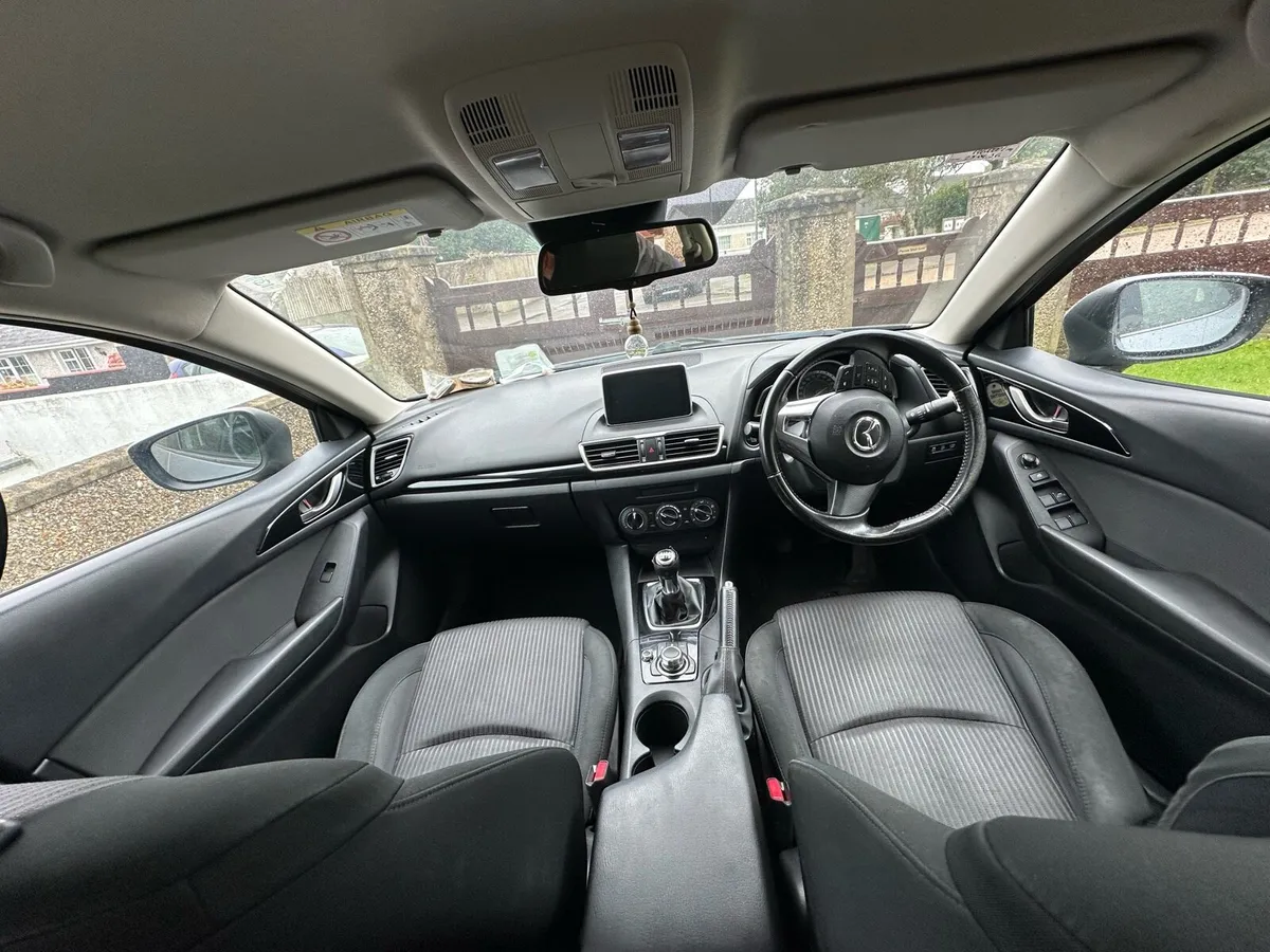 Mazda 3 2.2 - Image 4