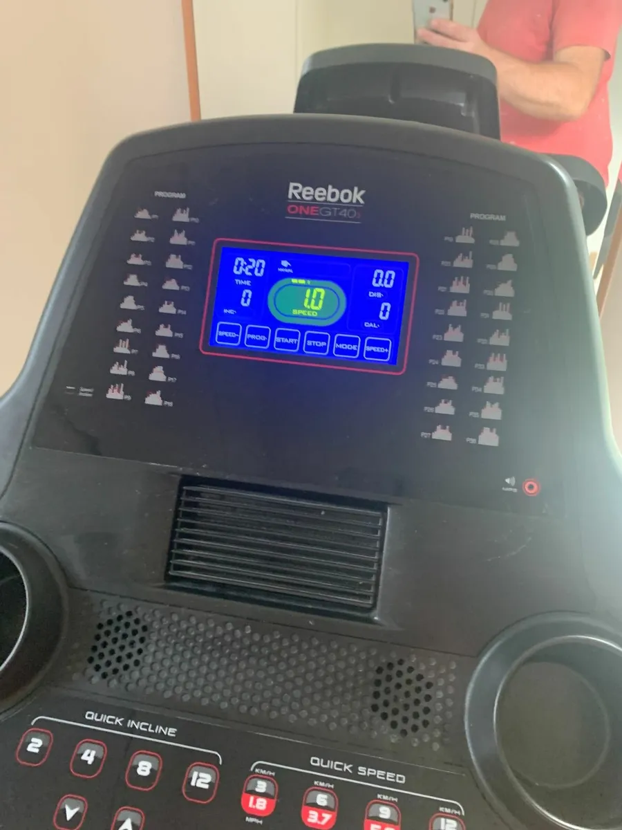 Reebok GT40s Treadmill - Image 4