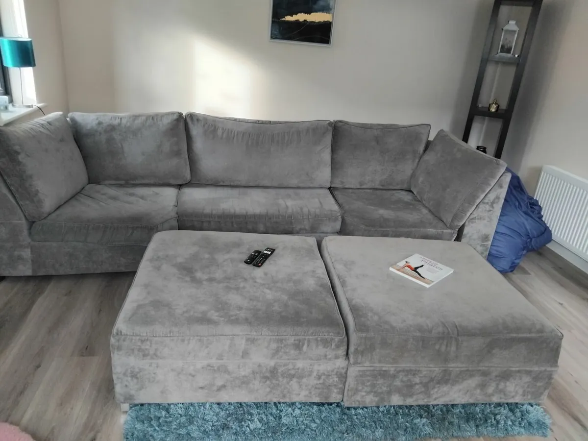Couch - Image 4