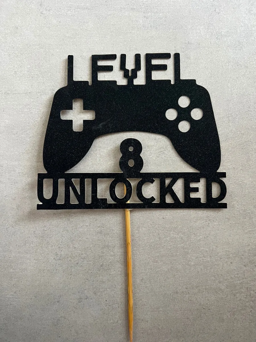 Minecraft…T-shirt, balloons, and cake decoration. - Image 3
