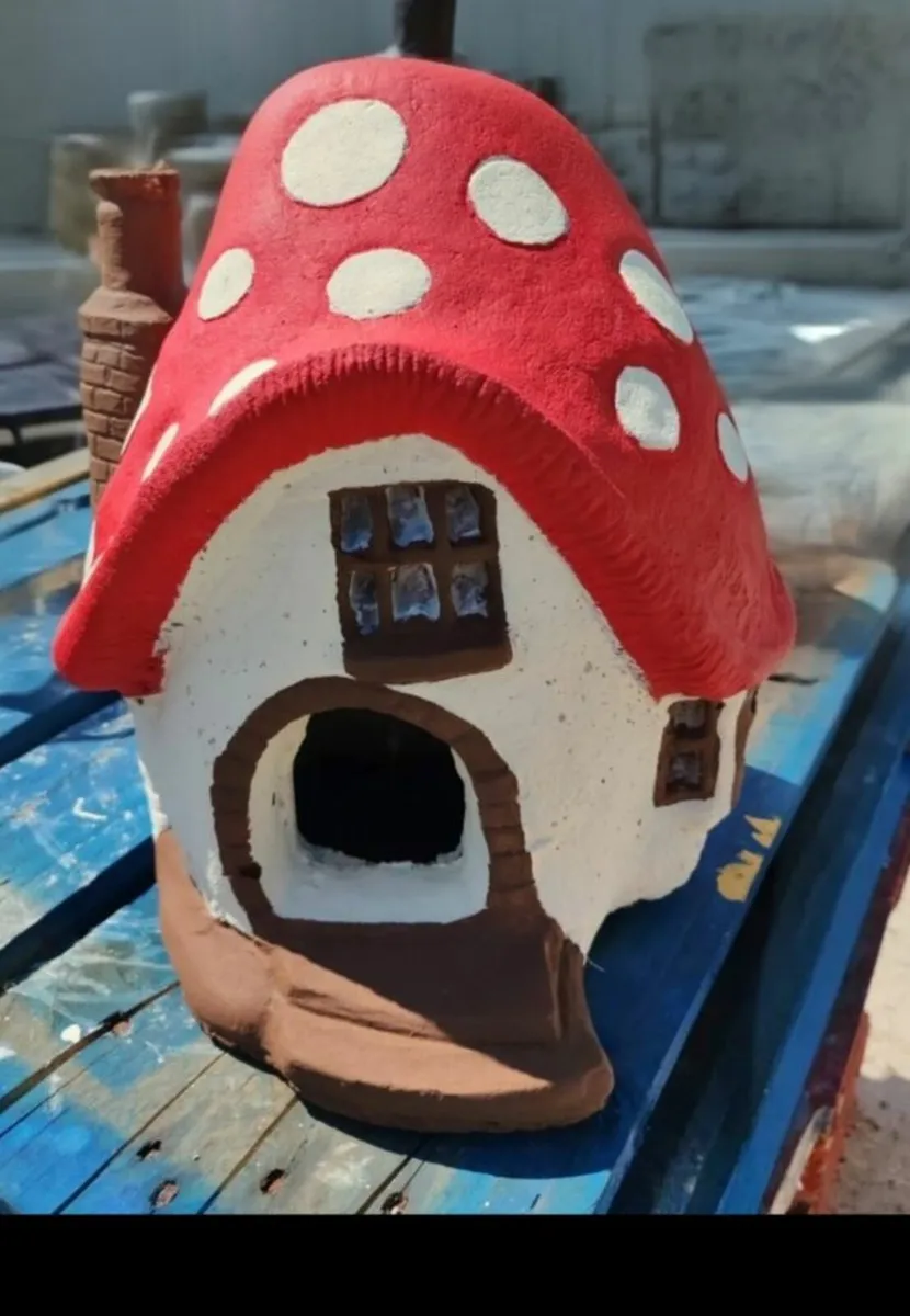 Concrete mushroom ornament - Image 2