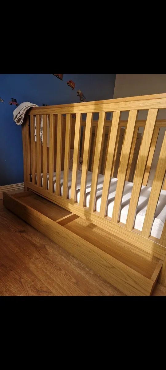 Oak kub cotbed - Image 2
