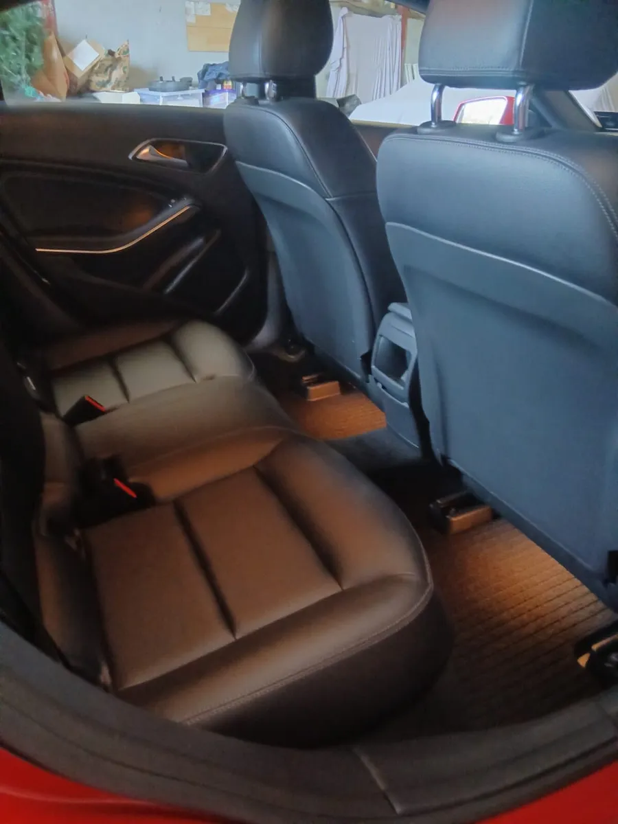 Car - Image 3