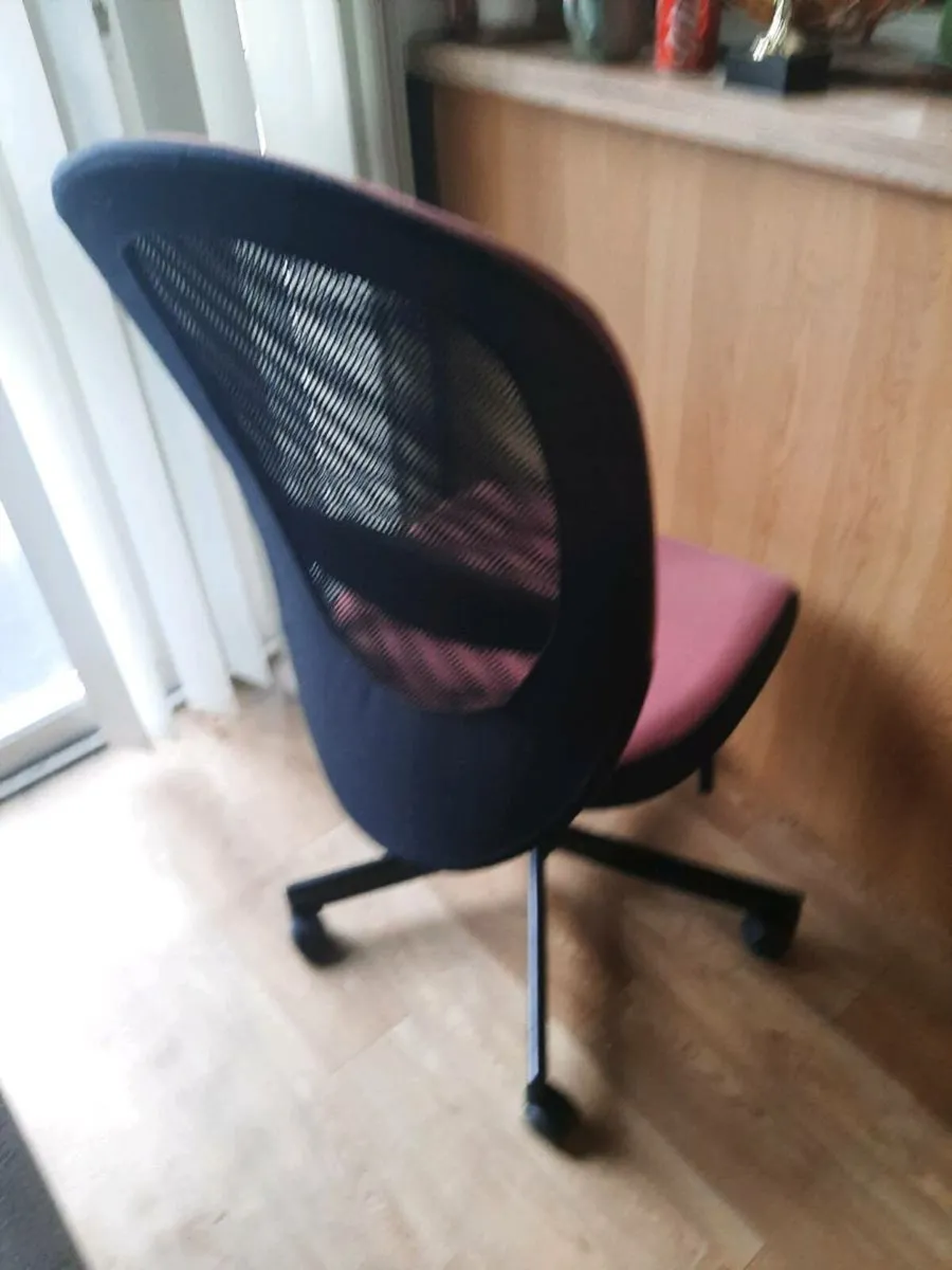 Office  chair - Image 1