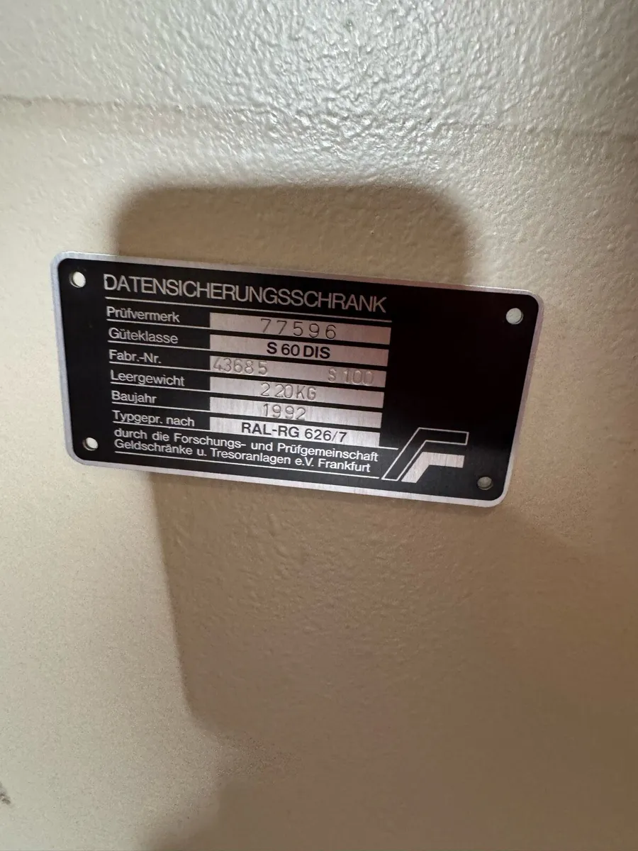 Safe - Image 4
