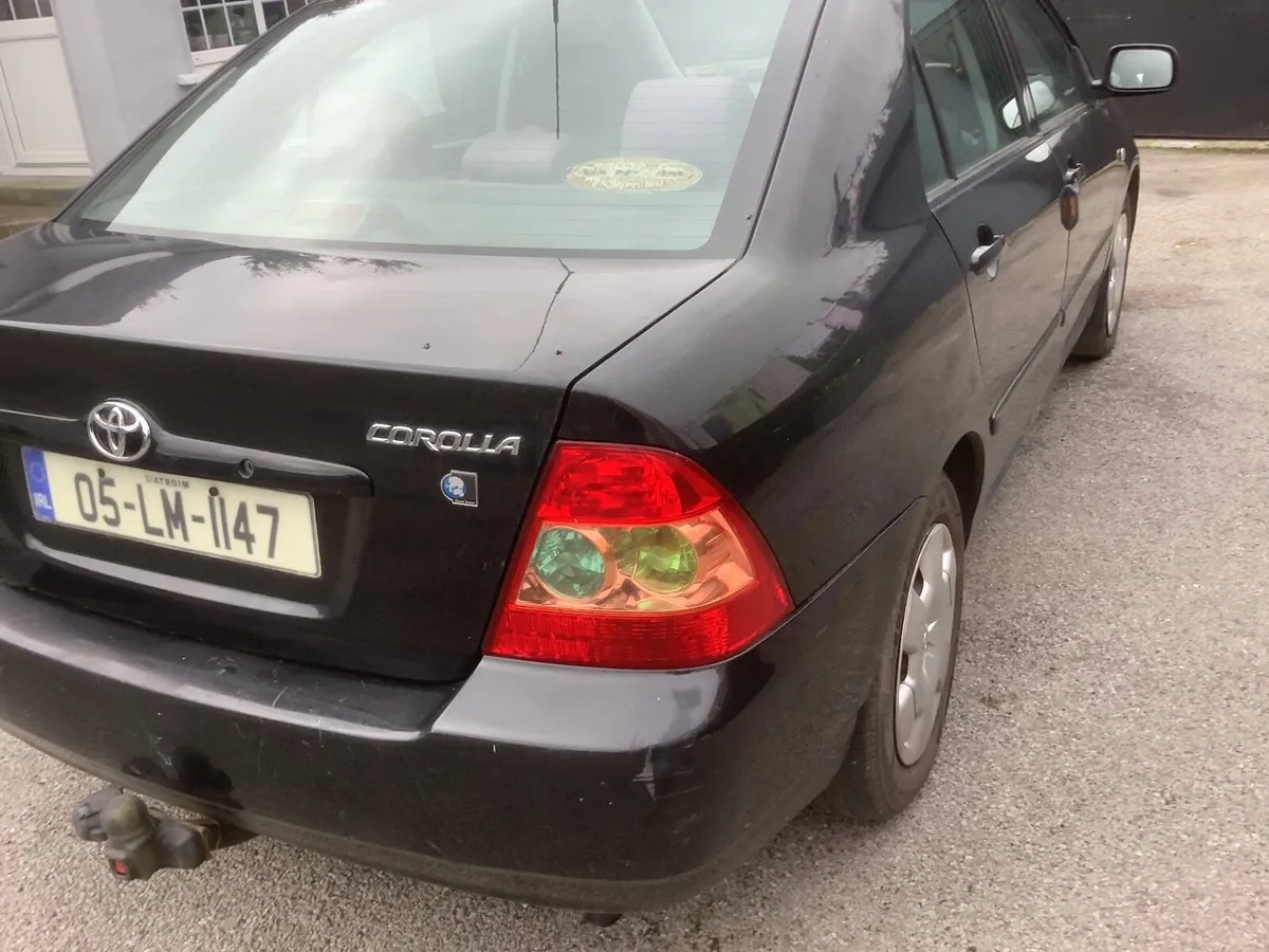 Toyota Corolla Saloon - Image 2
