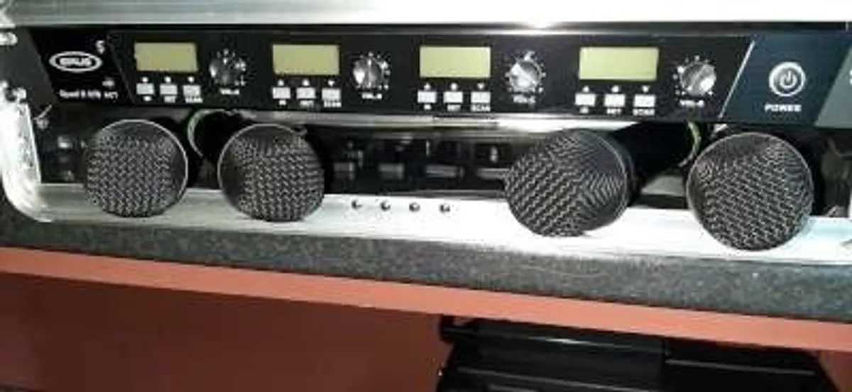 amp modeller and wireless mics - Image 3