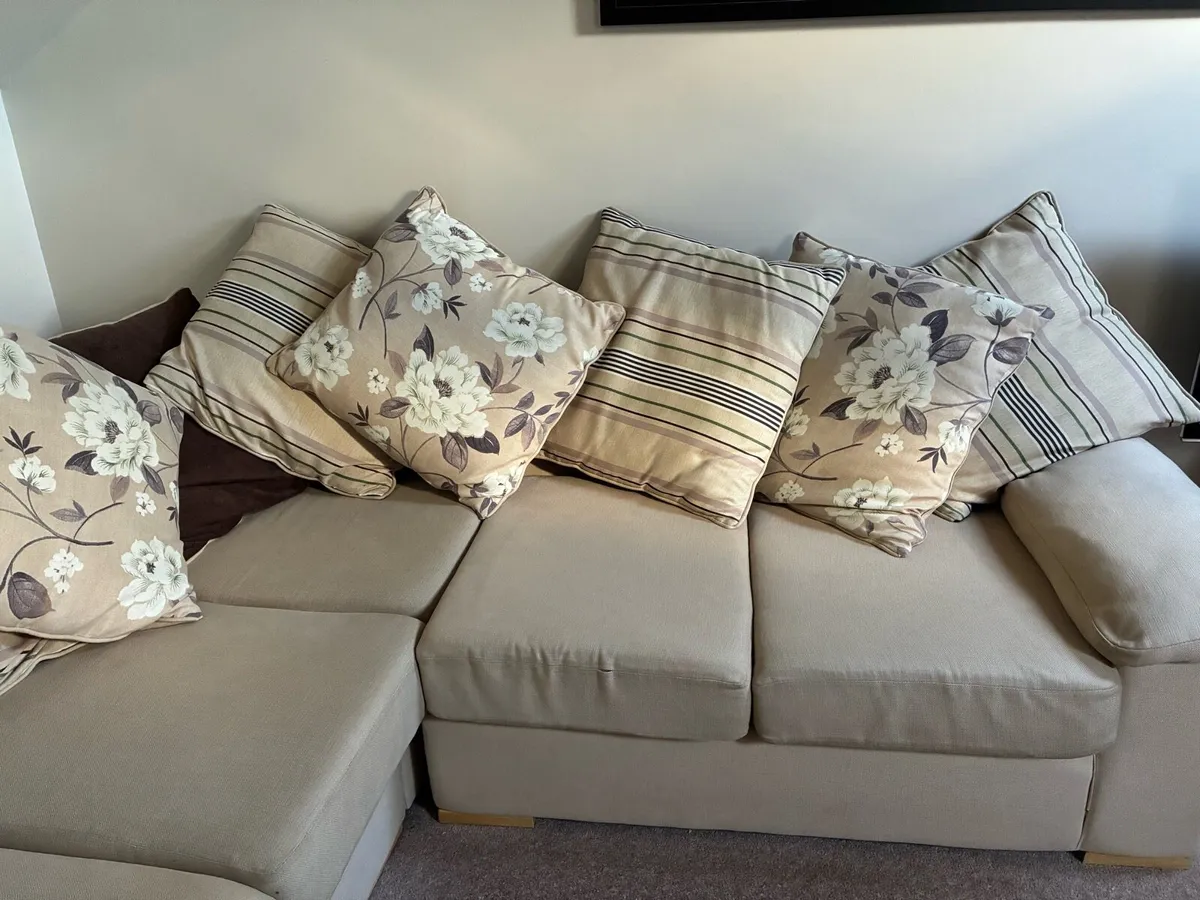 Corner couch - Image 3