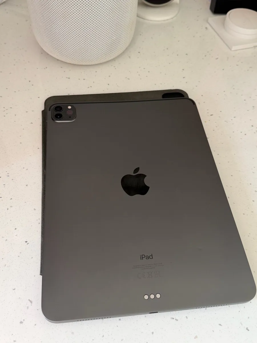 iPad Pro 11” (2nd Gen, WiFi) 128GB + Folio Cover - Image 3