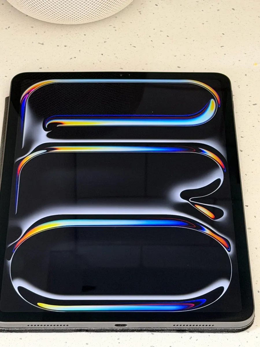iPad Pro 11” (2nd Gen, WiFi) 128GB + Folio Cover - Image 4