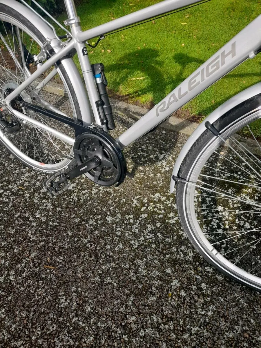 Raleigh Pioneer  Tour Bicycle - Image 4