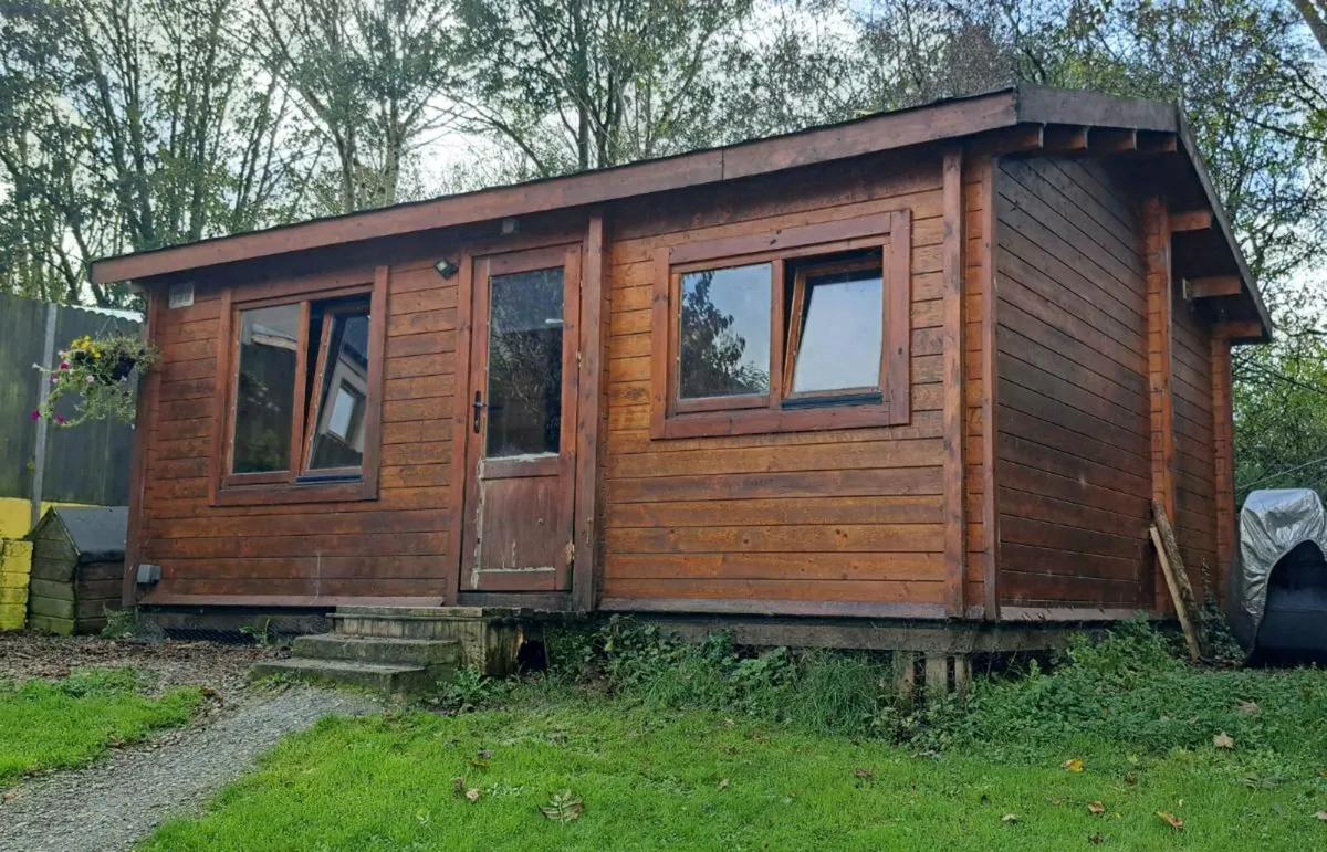Log Cabin - Image 1