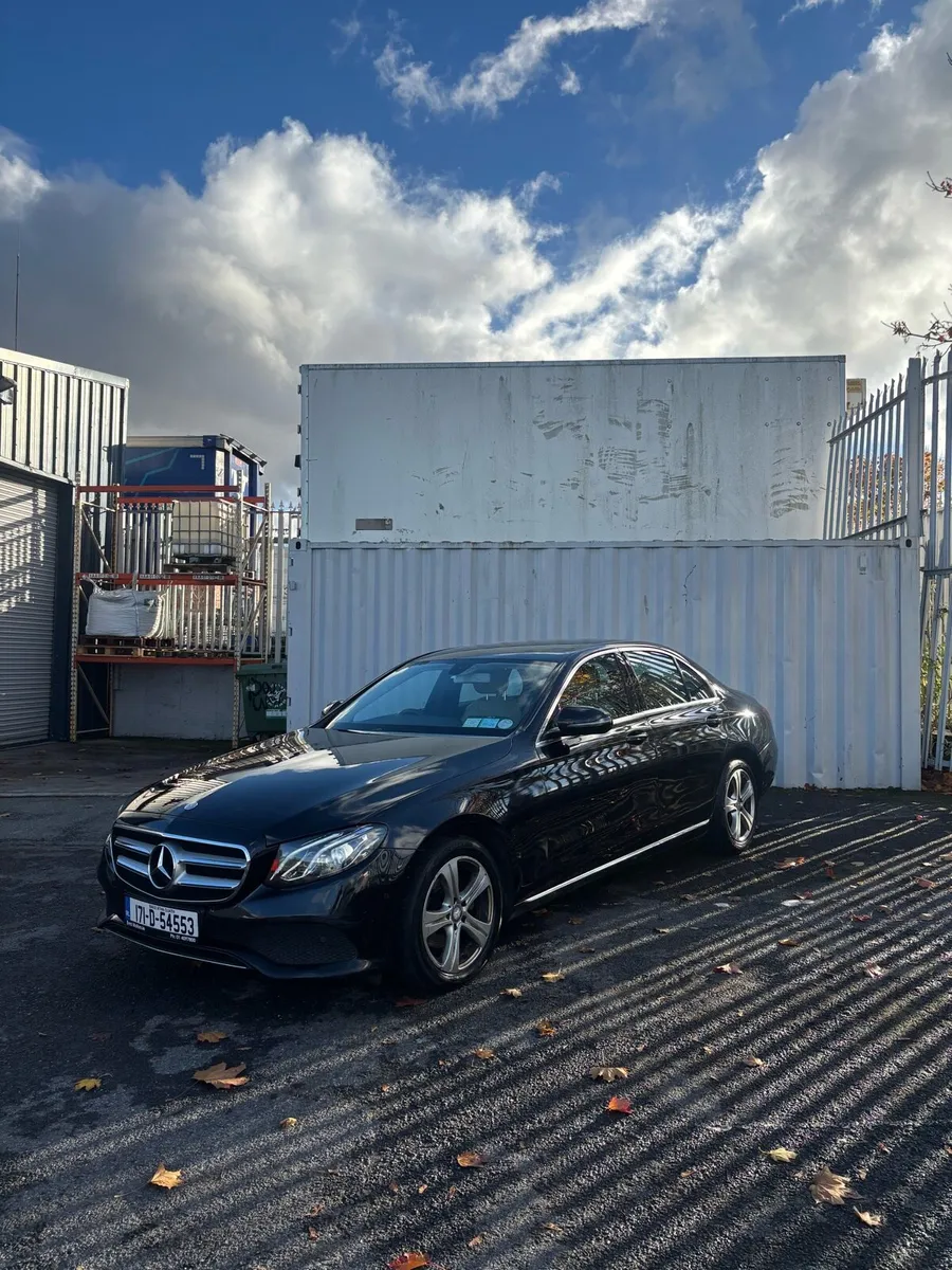 2017 Mercedes E200d - Image 3