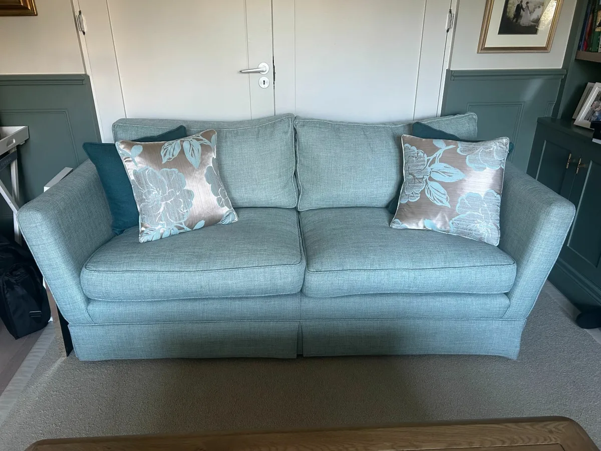 Suite of furniture - Image 1