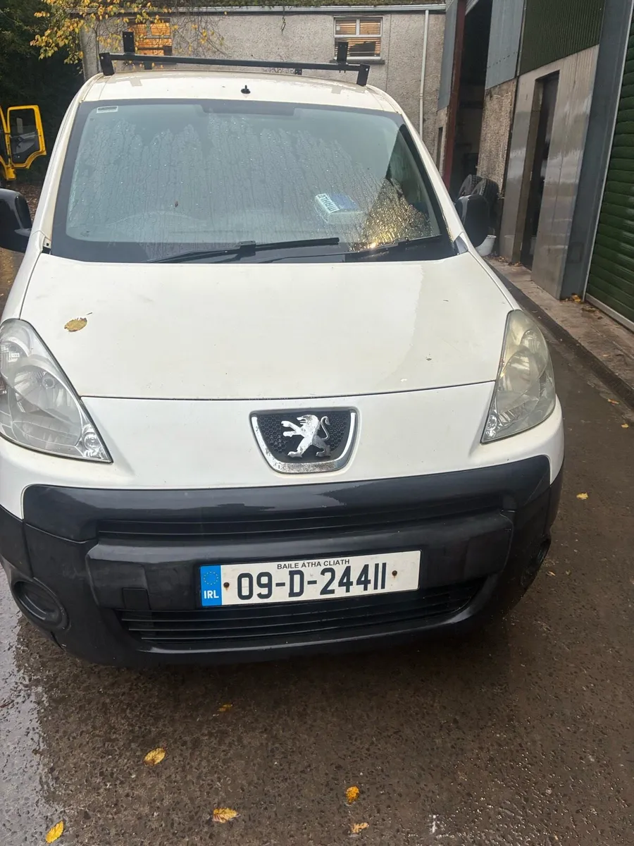 Van - Image 1